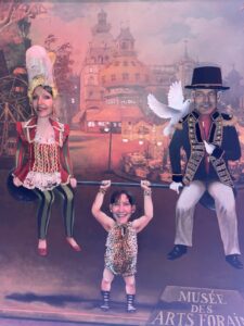 silly family at carnival museum, Bercy